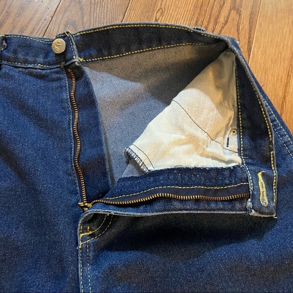 Vintage high-waisted dark wash women’s straight leg mom jeans in size 14 - Picture 7 of 15